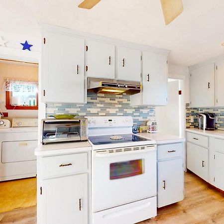 Swift Beach House Уеърхам Екстериор снимка